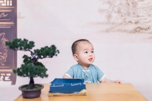 代怀包生男孩机构六个月宝宝有痰